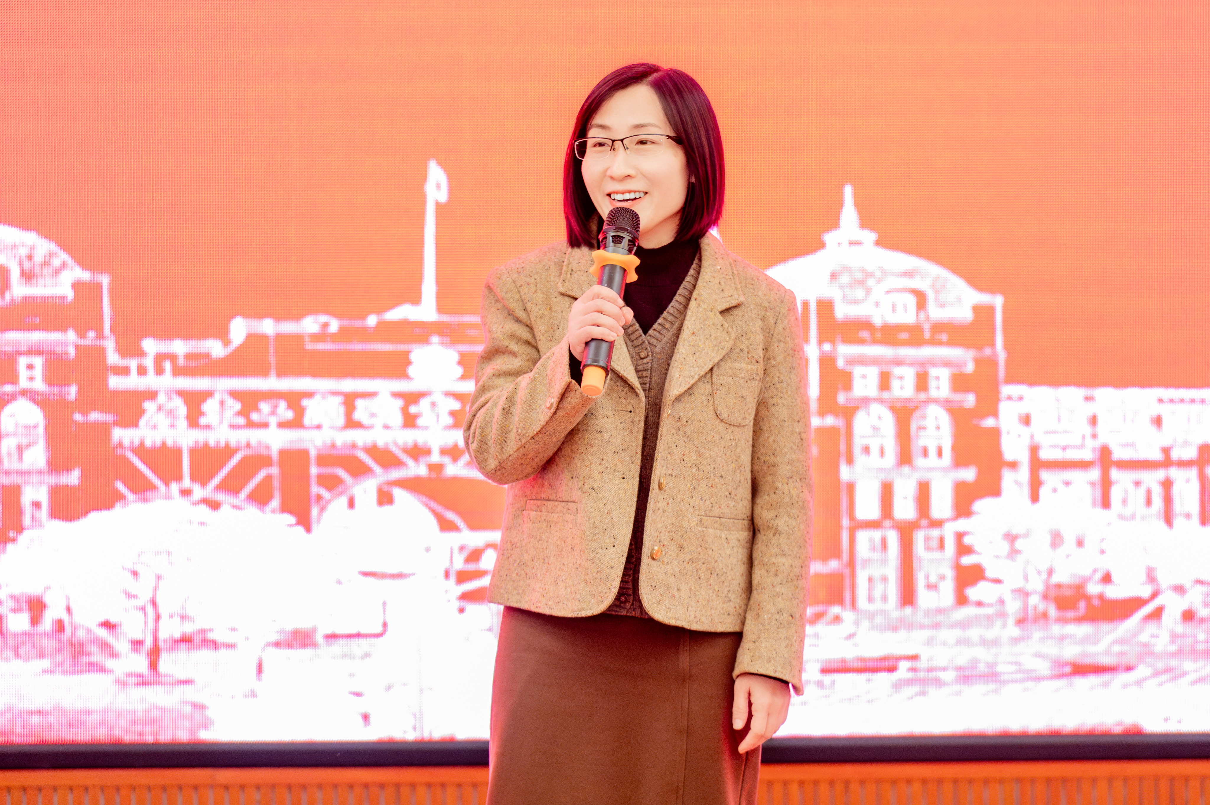 图10 梁伟莹院长讲话.jpg
